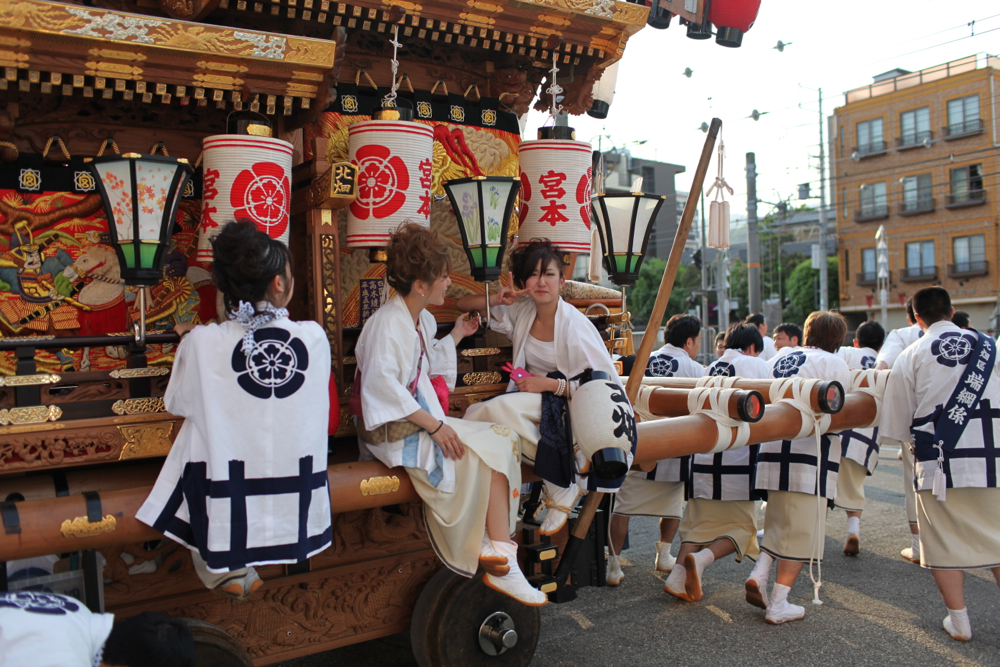 Pushing mikoshi